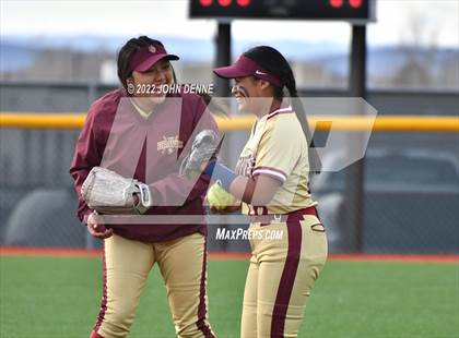 Thumbnail 3 in Taos vs. Santa Fe Indian photogallery.