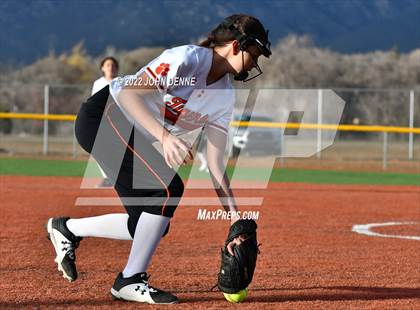 Thumbnail 2 in Taos vs. Santa Fe Indian photogallery.