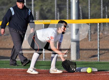 Thumbnail 3 in Taos vs. Santa Fe Indian photogallery.
