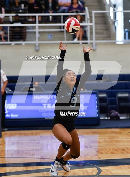 Thumbnail 1 in Harlan Vs Boerne (NISD Volleyball Tournament) photogallery.