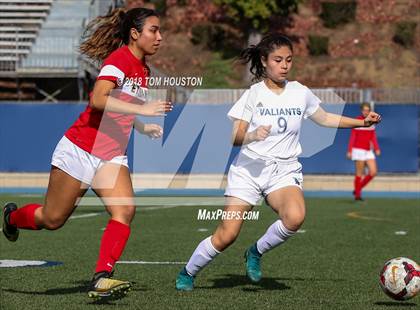 Thumbnail 2 in St. Genevieve vs. Etiwanda photogallery.