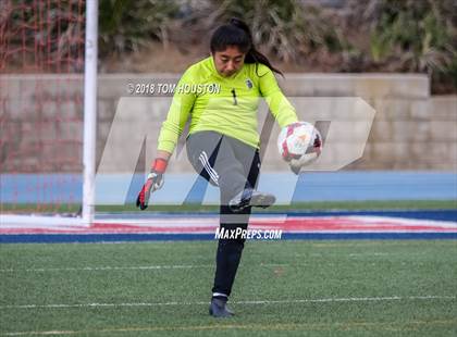 Thumbnail 3 in St. Genevieve vs. Etiwanda photogallery.