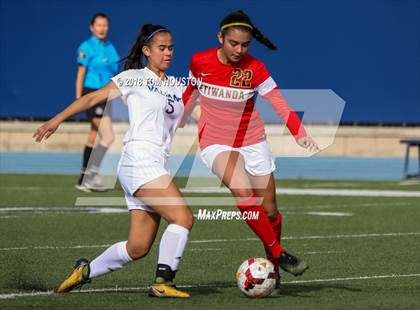 Thumbnail 3 in St. Genevieve vs. Etiwanda photogallery.