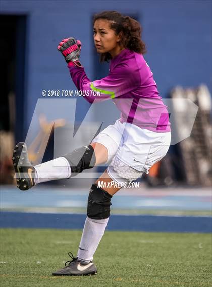 Thumbnail 1 in St. Genevieve vs. Etiwanda photogallery.