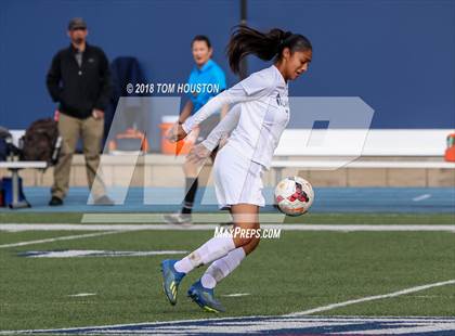 Thumbnail 2 in St. Genevieve vs. Etiwanda photogallery.