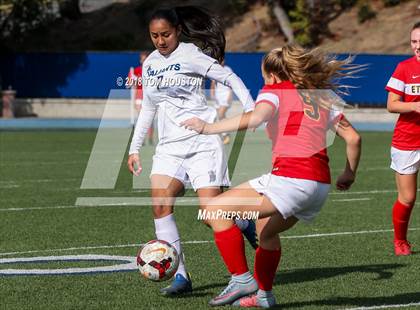 Thumbnail 3 in St. Genevieve vs. Etiwanda photogallery.