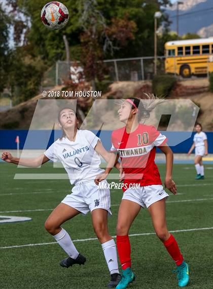 Thumbnail 2 in St. Genevieve vs. Etiwanda photogallery.