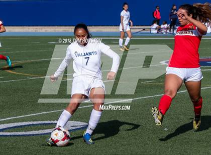 Thumbnail 2 in St. Genevieve vs. Etiwanda photogallery.