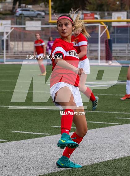 Thumbnail 1 in St. Genevieve vs. Etiwanda photogallery.
