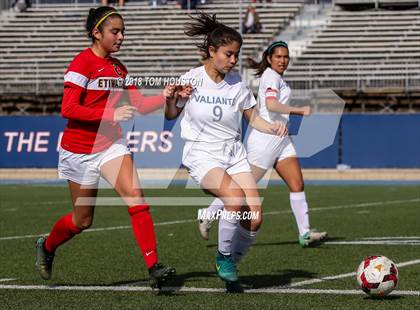 Thumbnail 3 in St. Genevieve vs. Etiwanda photogallery.