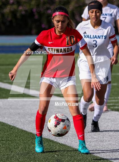 Thumbnail 2 in St. Genevieve vs. Etiwanda photogallery.