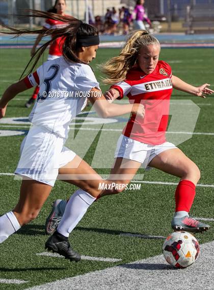 Thumbnail 2 in St. Genevieve vs. Etiwanda photogallery.