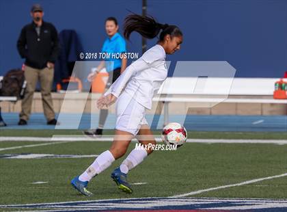 Thumbnail 3 in St. Genevieve vs. Etiwanda photogallery.
