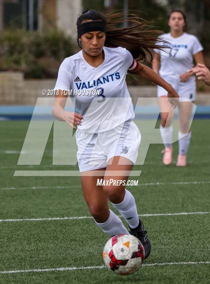 Thumbnail 2 in St. Genevieve vs. Etiwanda photogallery.