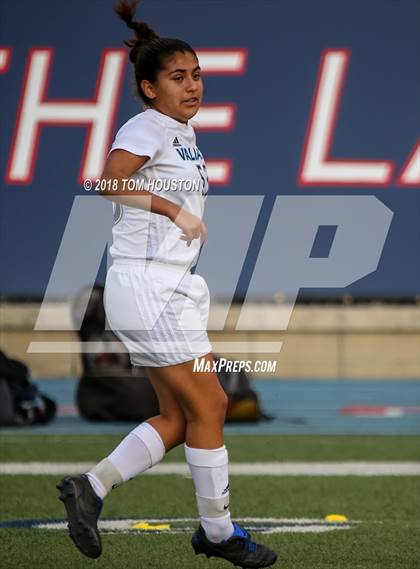 Thumbnail 1 in St. Genevieve vs. Etiwanda photogallery.