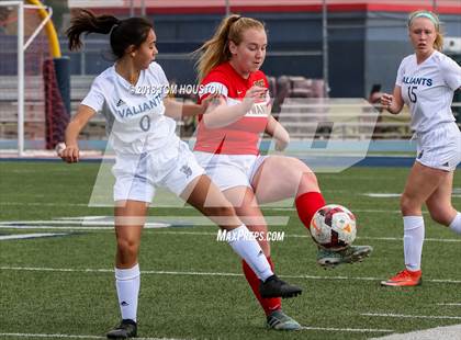 Thumbnail 2 in St. Genevieve vs. Etiwanda photogallery.