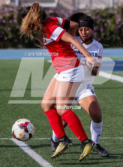 Thumbnail 3 in St. Genevieve vs. Etiwanda photogallery.