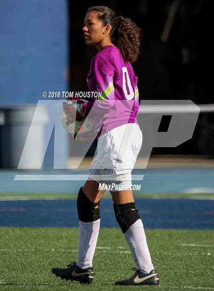 Thumbnail 3 in St. Genevieve vs. Etiwanda photogallery.