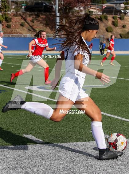 Thumbnail 2 in St. Genevieve vs. Etiwanda photogallery.