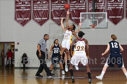 Thumbnail 1 in Stone Bridge vs. Washington (Lady Greyhound Classic) photogallery.