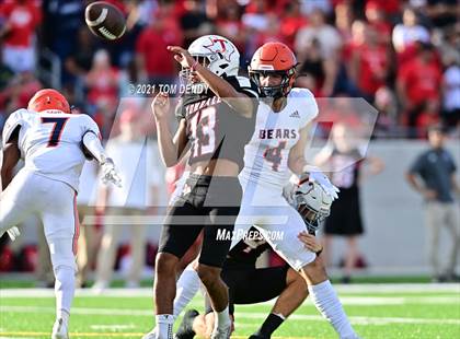 Thumbnail 2 in Bridgeland vs. Tomball (UIL 6A Regional Playoffs) photogallery.