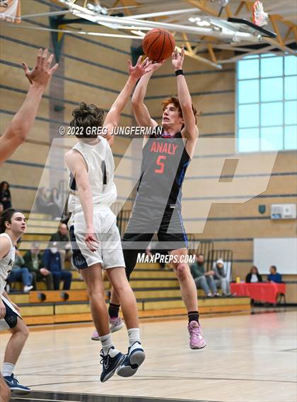 Thumbnail 1 in Analy vs. Del Norte (Windsor Holiday Shootout) photogallery.