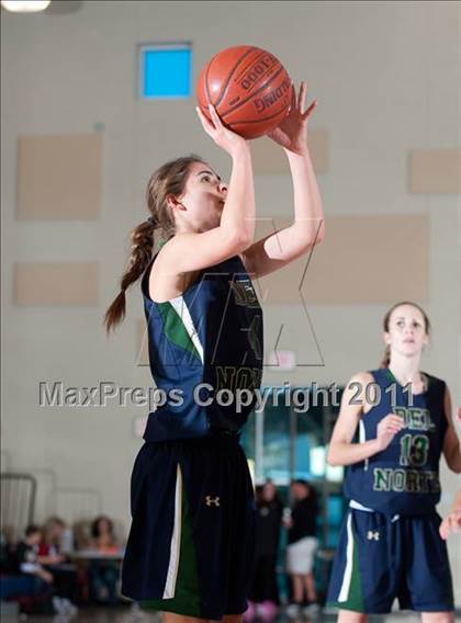 Thumbnail 2 in Bishop vs Del Norte (So Cal Holiday Prep Classic) photogallery.