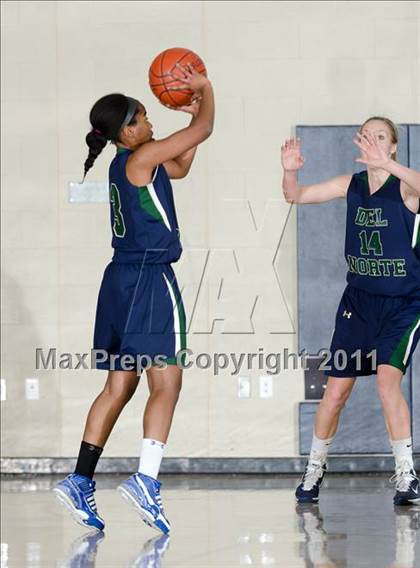 Thumbnail 1 in Bishop vs Del Norte (So Cal Holiday Prep Classic) photogallery.