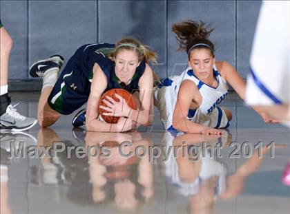 Thumbnail 3 in Bishop vs Del Norte (So Cal Holiday Prep Classic) photogallery.