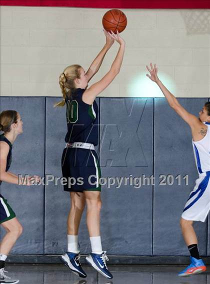 Thumbnail 3 in Bishop vs Del Norte (So Cal Holiday Prep Classic) photogallery.