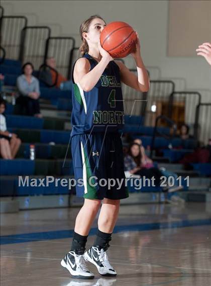 Thumbnail 3 in Bishop vs Del Norte (So Cal Holiday Prep Classic) photogallery.