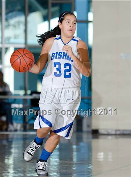 Thumbnail 2 in Bishop vs Del Norte (So Cal Holiday Prep Classic) photogallery.
