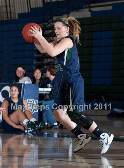 Thumbnail 2 in Bishop vs Del Norte (So Cal Holiday Prep Classic) photogallery.