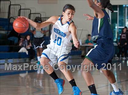 Thumbnail 1 in Bishop vs Del Norte (So Cal Holiday Prep Classic) photogallery.