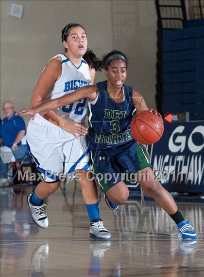 Thumbnail 2 in Bishop vs Del Norte (So Cal Holiday Prep Classic) photogallery.