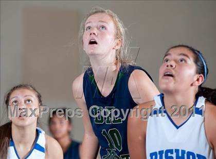Thumbnail 3 in Bishop vs Del Norte (So Cal Holiday Prep Classic) photogallery.