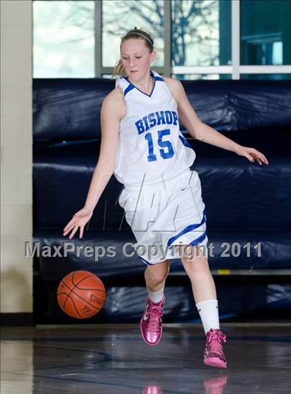 Thumbnail 1 in Bishop vs Del Norte (So Cal Holiday Prep Classic) photogallery.