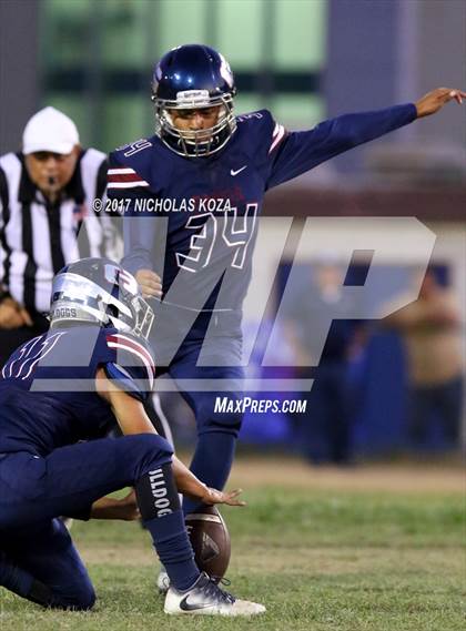 Thumbnail 3 in Harvard-Westlake vs. Garfield photogallery.