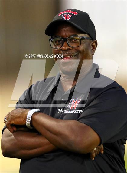 Thumbnail 3 in Harvard-Westlake vs. Garfield photogallery.