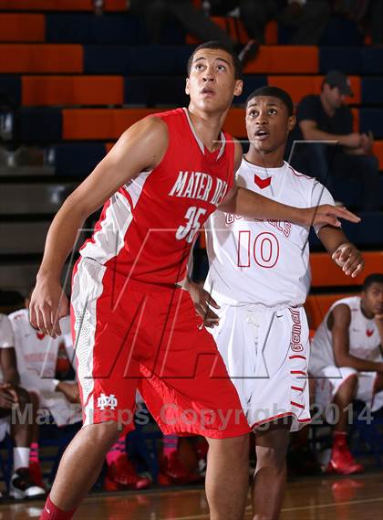 Thumbnail 1 in Mater Dei vs. Constitution (Tarkanian Classic) photogallery.