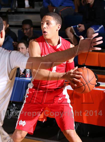 Thumbnail 2 in Mater Dei vs. Constitution (Tarkanian Classic) photogallery.