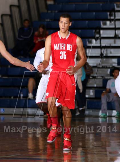 Thumbnail 3 in Mater Dei vs. Constitution (Tarkanian Classic) photogallery.