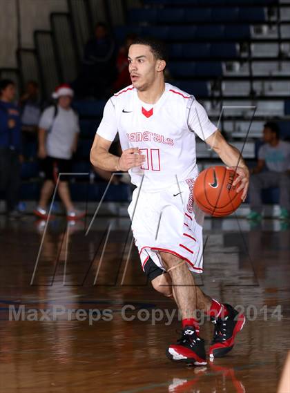 Thumbnail 2 in Mater Dei vs. Constitution (Tarkanian Classic) photogallery.