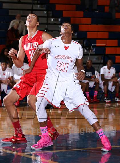 Thumbnail 3 in Mater Dei vs. Constitution (Tarkanian Classic) photogallery.