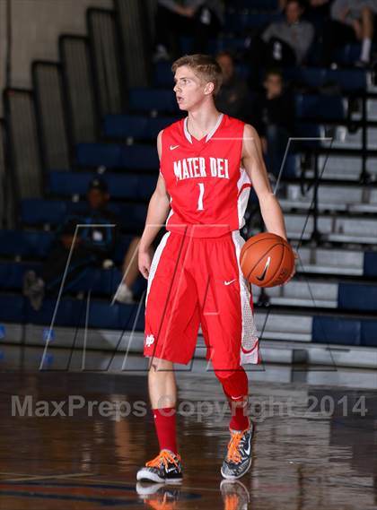 Thumbnail 2 in Mater Dei vs. Constitution (Tarkanian Classic) photogallery.