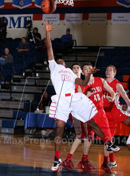 Thumbnail 3 in Mater Dei vs. Constitution (Tarkanian Classic) photogallery.