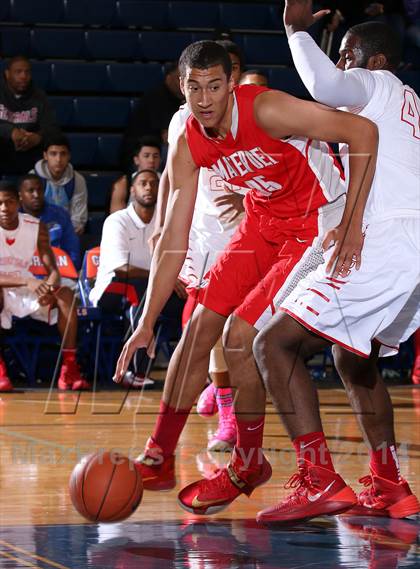 Thumbnail 2 in Mater Dei vs. Constitution (Tarkanian Classic) photogallery.
