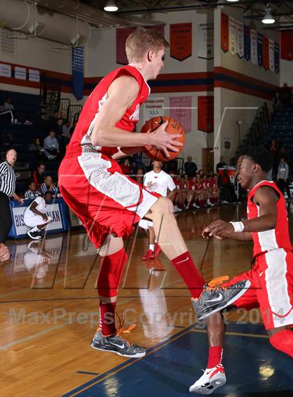 Thumbnail 3 in Mater Dei vs. Constitution (Tarkanian Classic) photogallery.