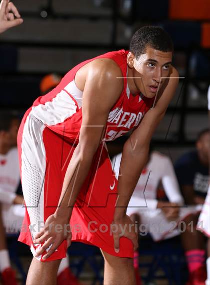 Thumbnail 2 in Mater Dei vs. Constitution (Tarkanian Classic) photogallery.