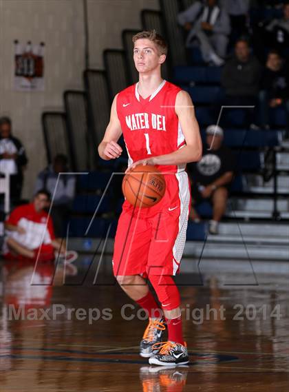 Thumbnail 3 in Mater Dei vs. Constitution (Tarkanian Classic) photogallery.